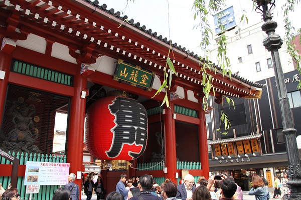 Chiêm bái đền cổ Asakusa