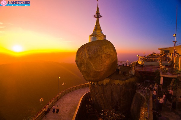 Chùa Kyaikhtiyo - một trong những ngôi chùa nổi tiếng và cổ kính nhất của đất nước Myanmar