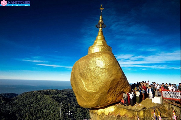 Chùa Hòn Đá Vàng (Golden Rock)