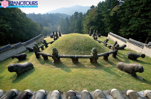 Lăng mộ Hoàng gia (Royal Tomb)