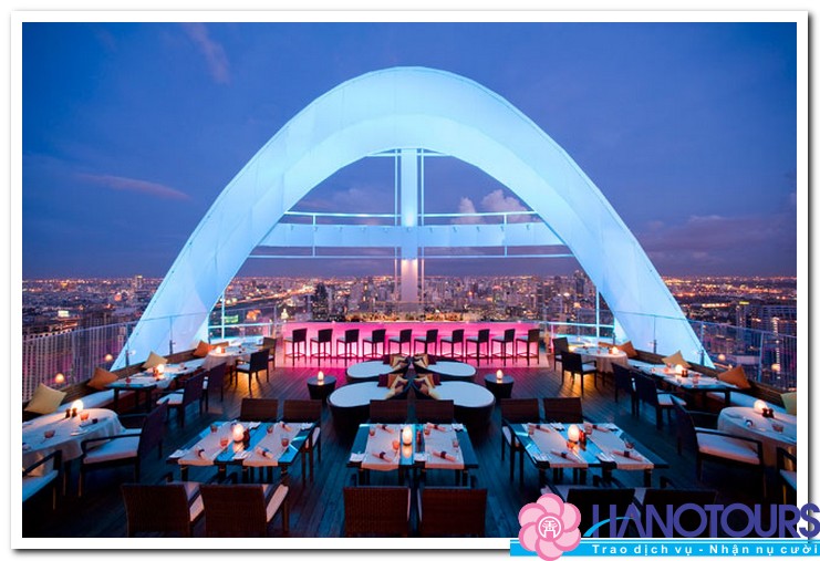 tim-hieu-ve-quan-bar-red-sky-o-bangkok