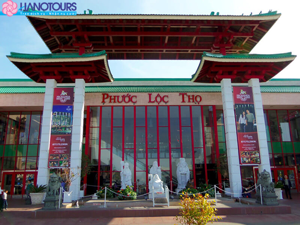 Trung tâm thương mại Phúc Lộc Thọ tại Little Saigon