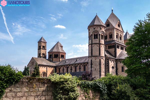 Tu viện Benedictine Châu Âu