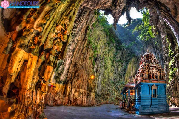 Vẻ đẹp của động Batu