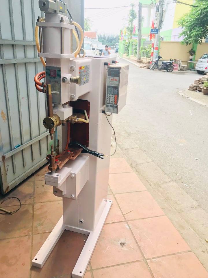 máy hàn hàn bấm 35kva
