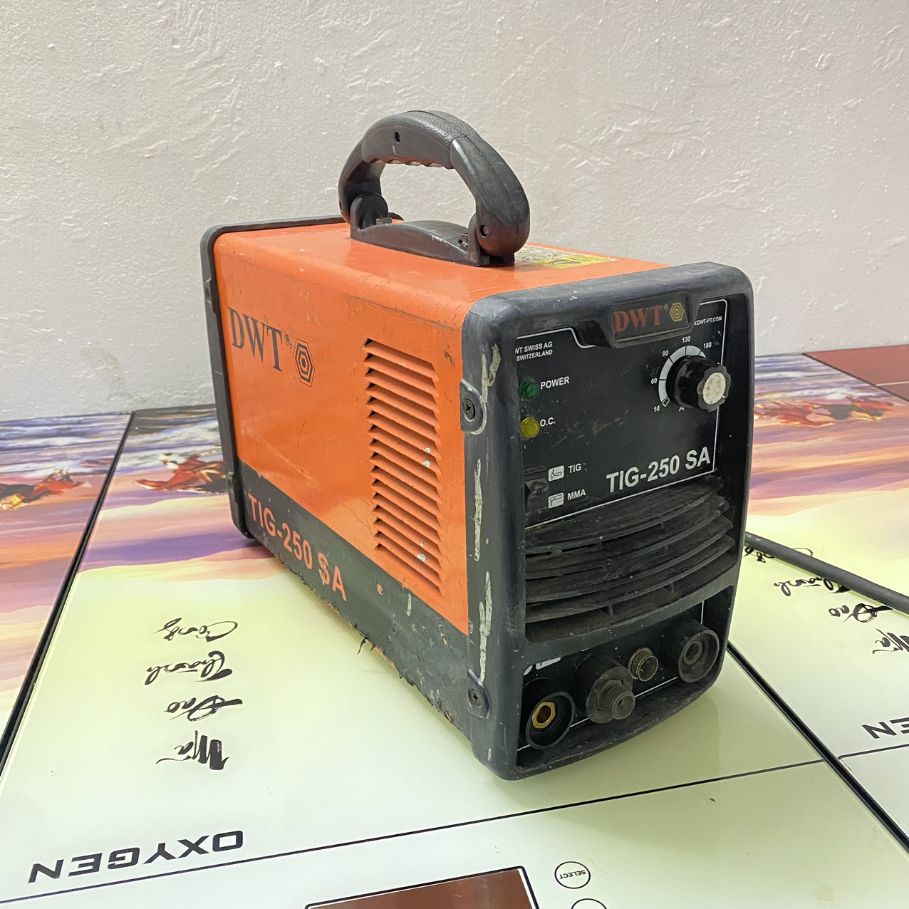 Máy hàn 2 chức năng 250A tig +que công suất chuẩn.