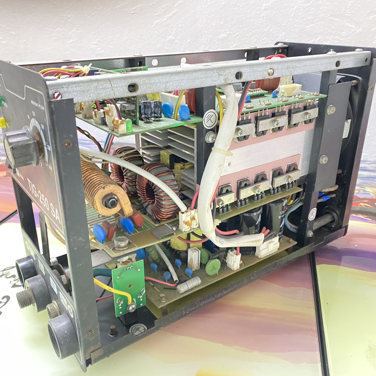 Máy hàn 2 chức năng 250A tig +que công suất chuẩn.