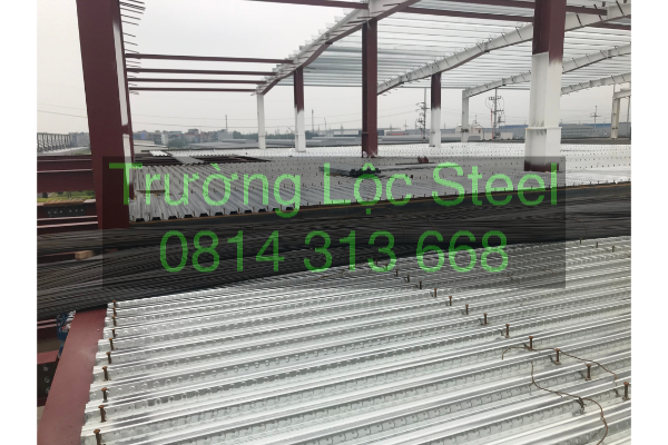 Tấm tôn sàn deck: Giải pháp tối ưu cho công trình nhà khung thép