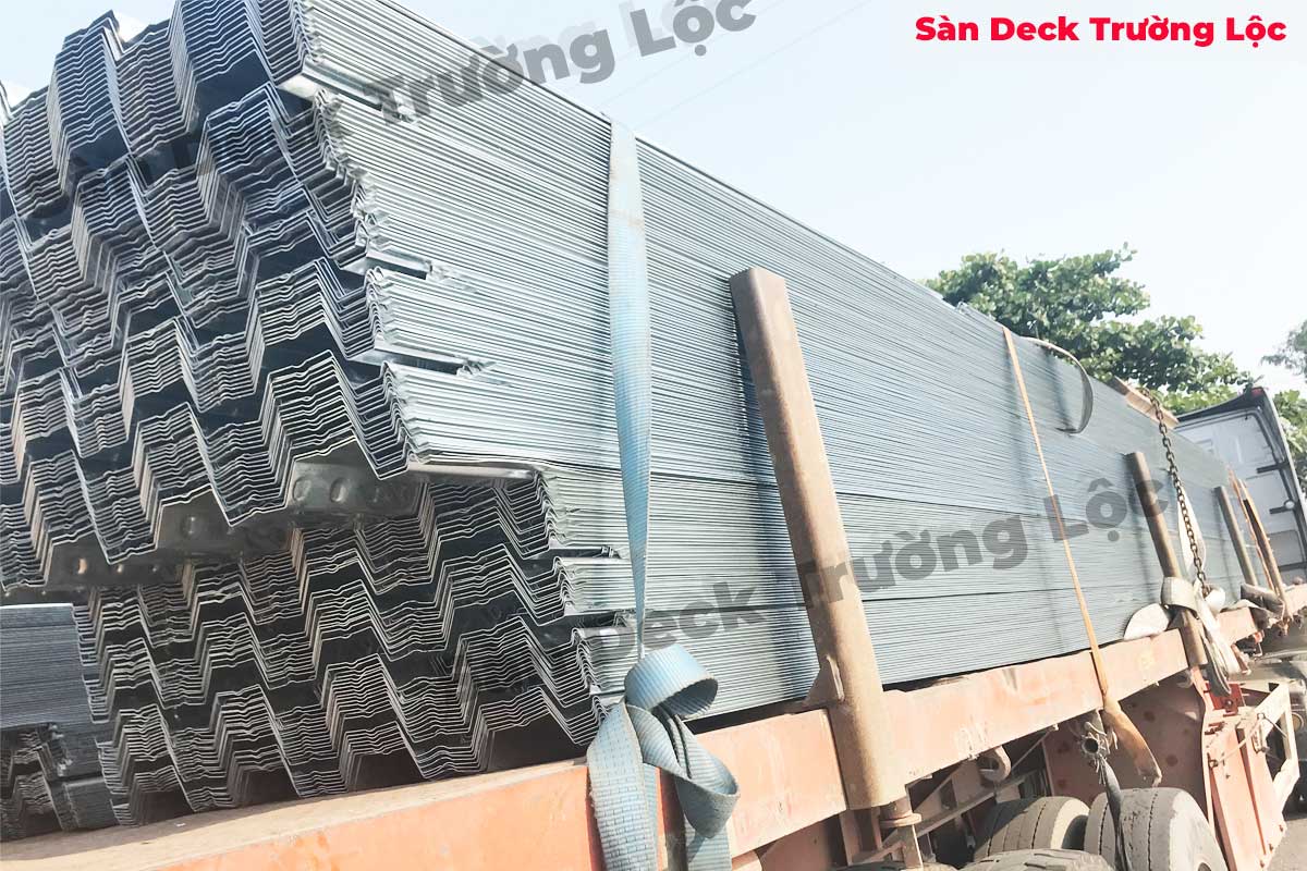 những chuyến xe đầy áp sànd deck chuyển về Thanh Hoá