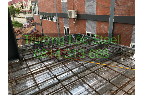 Báo giá tấm sàn deck tại Hà Nội mới nhất 2025 – Ưu đãi trực tiếp từ nhà máy