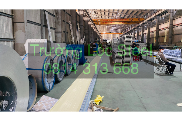 Sàn deck nhà phố: Giải pháp sàn nhẹ, thi công nhanh cho nhà dân dụng hiện đại