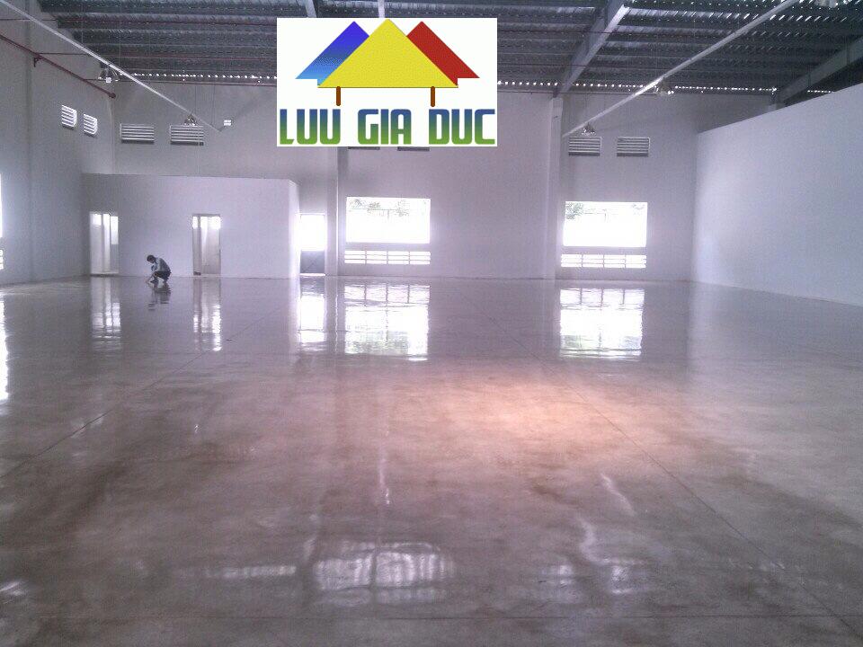 Thi công sơn epoxy bóng không màu KCN Việt Hương 2