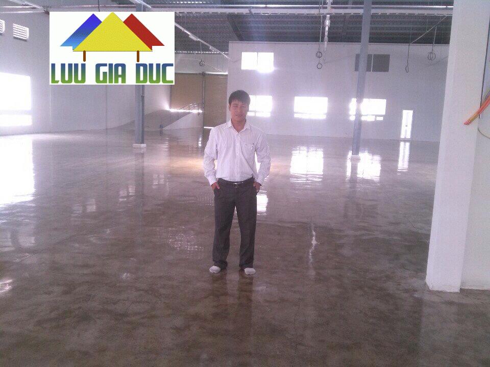 Thi công sơn epoxy bóng không màu KCN Việt Hương 2