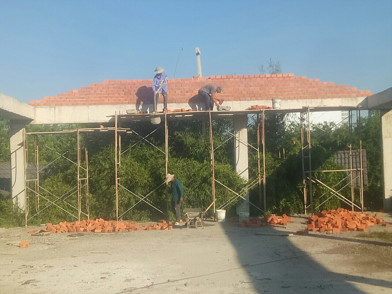 Thi công sơn chống dột Thi công sơn chống dột