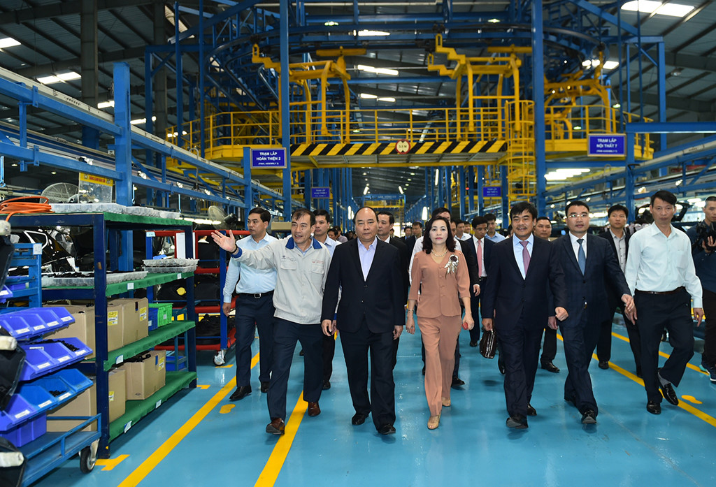 Thủ tướng thăm nhà máy sản xuất ôtô tại Ninh Bình Thủ tướng thăm nhà máy sản xuất ôtô tại Ninh Bình