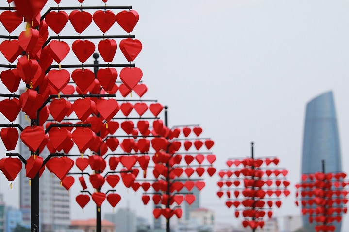 Sự việc bất ngờ xảy ra tại cầu tình yêu Đà Nẵng