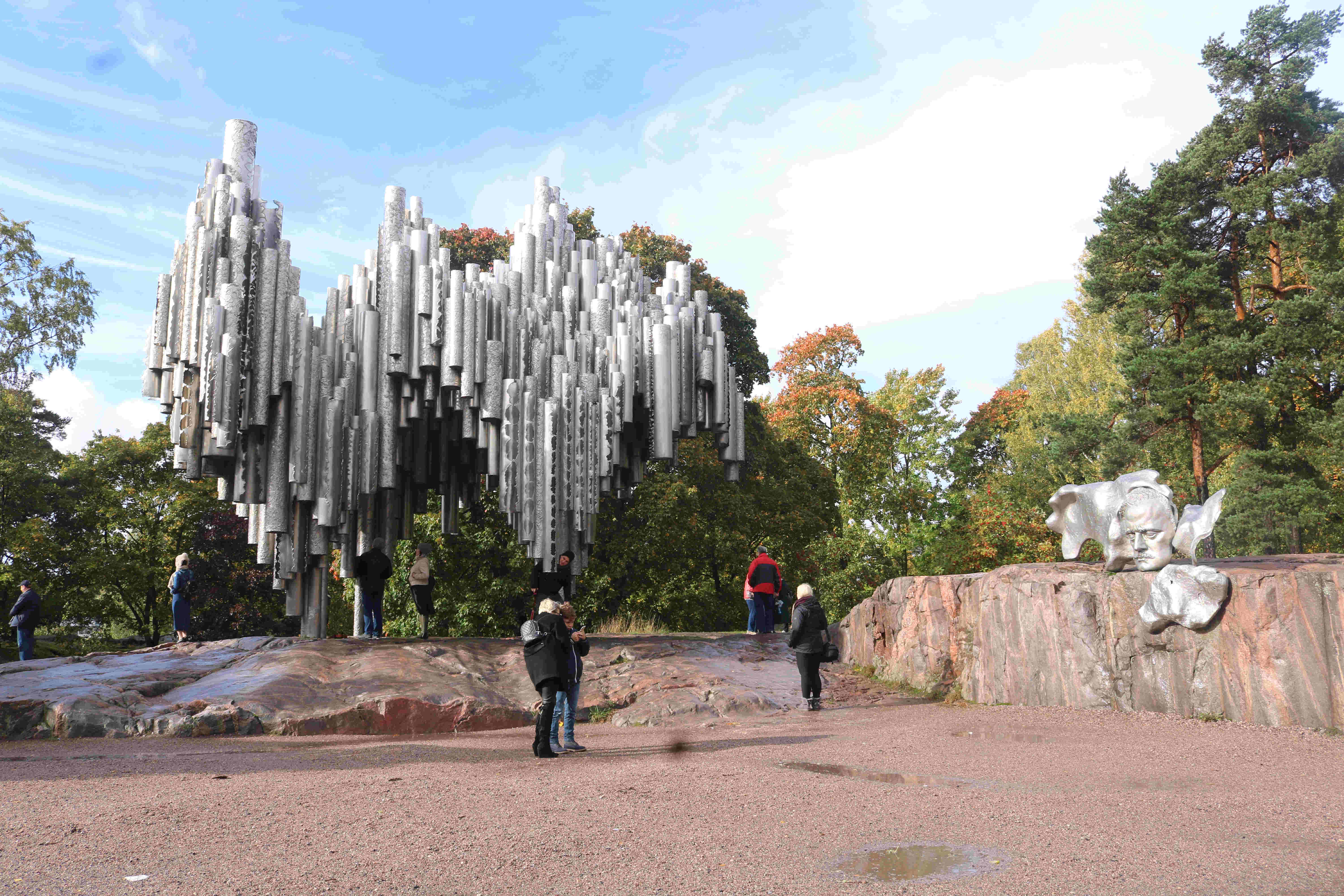 ĐÀI TƯỞNG NIỆM SIBELIUS - Điểm tham quan thú vị nên đến ở HELSINKI