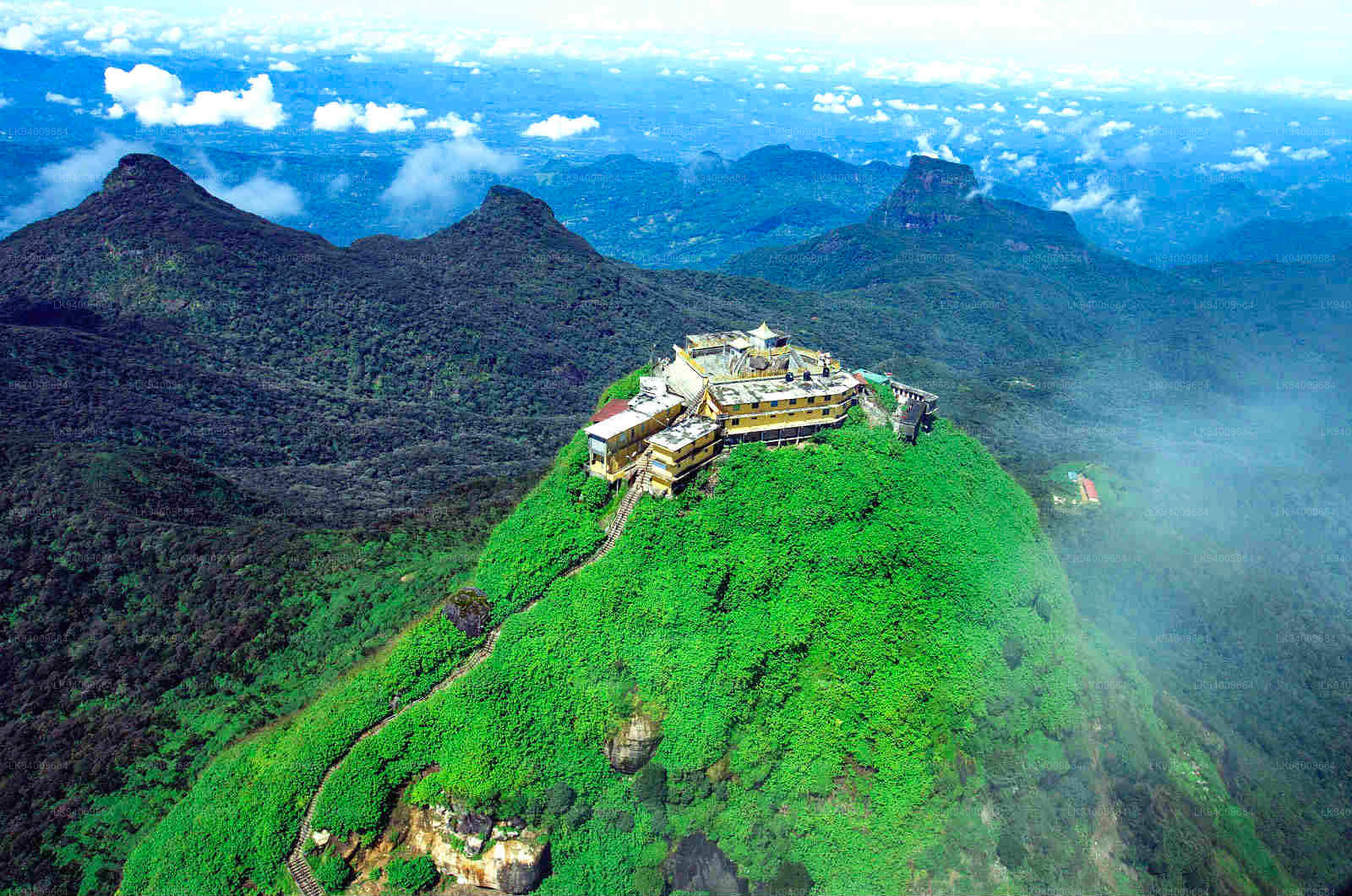 Litte Adam Peak - đỉnh núi nhỏ nơi quang cảnh tuyệt đẹp của Sri Lanka