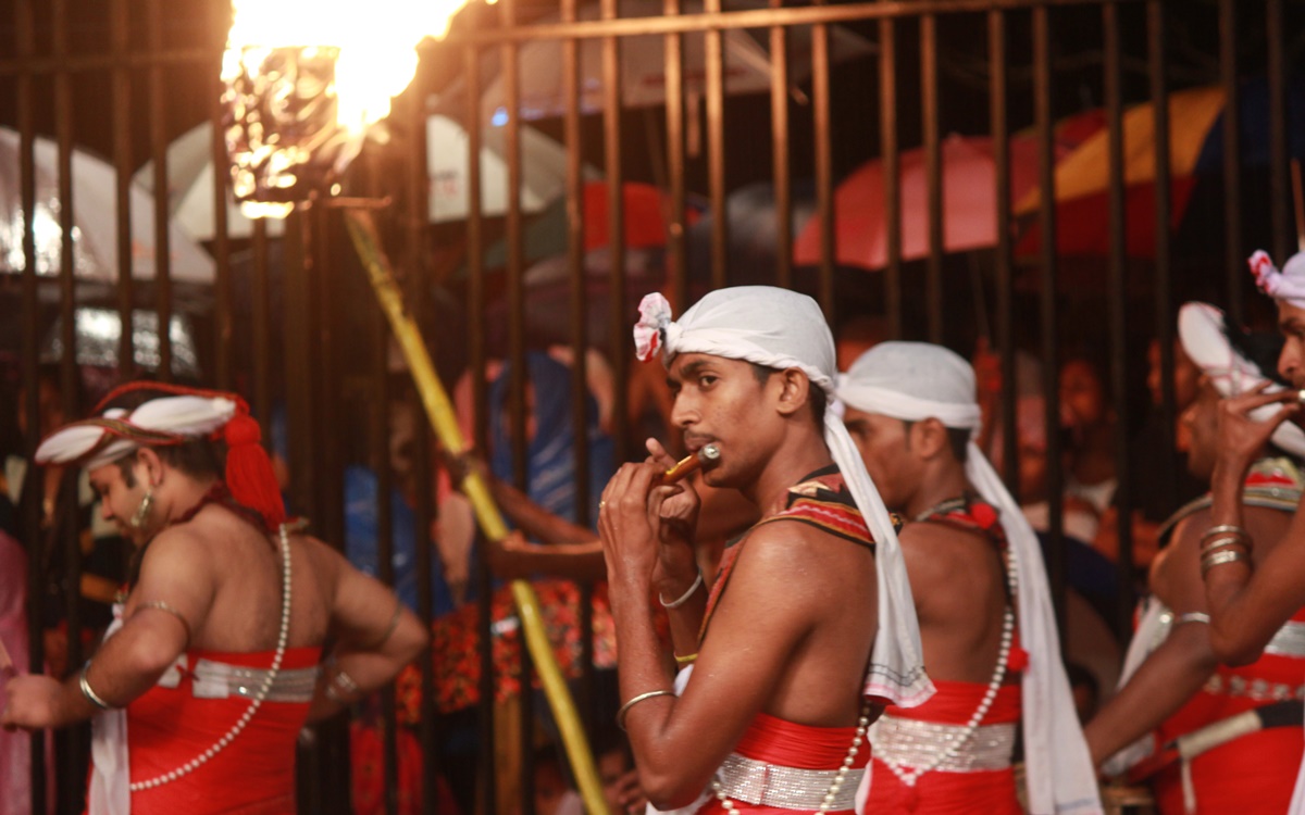 lế hội phật giáo Esala Perahera