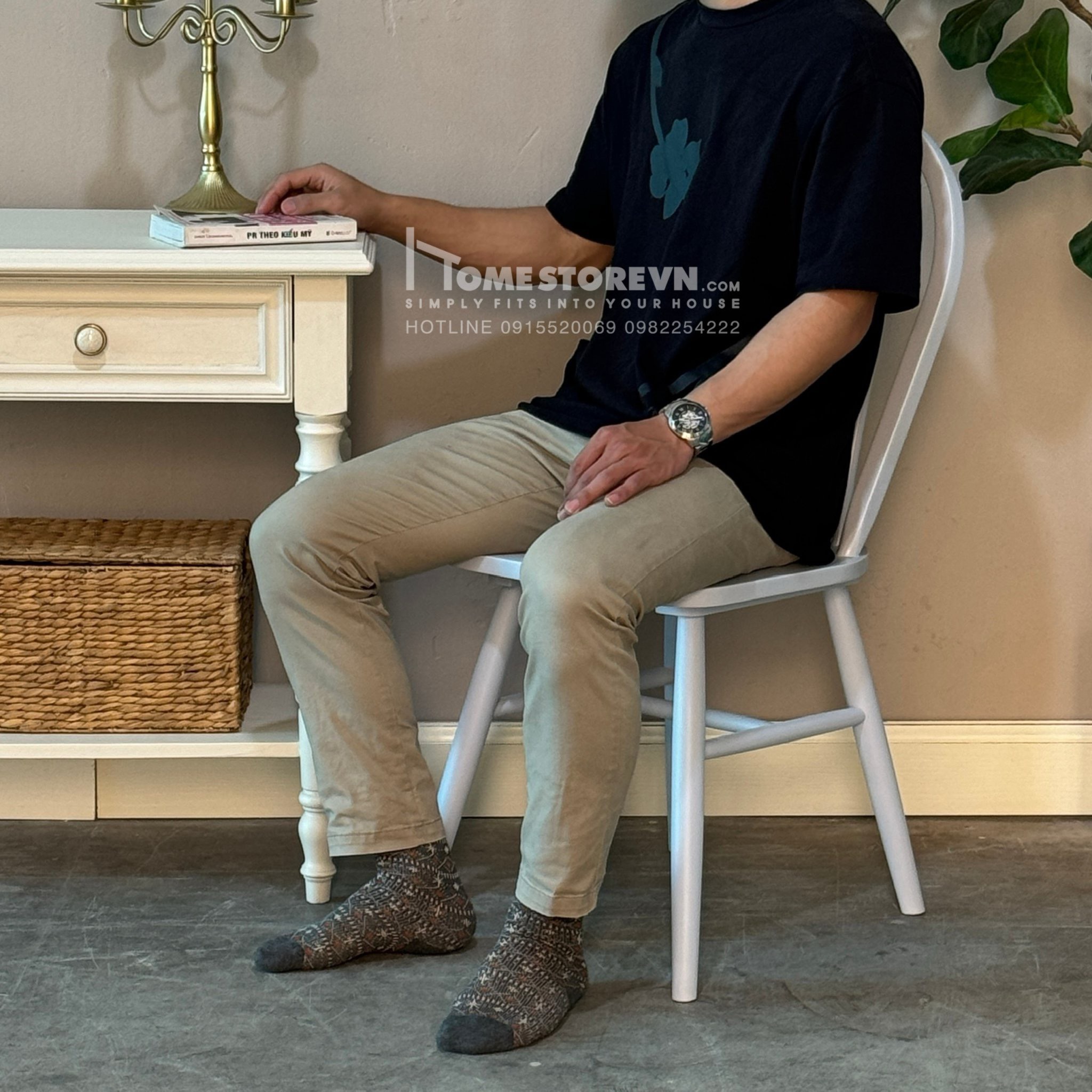 Ghế ăn lưng cong nan thẳng mặt ghế rộng 40 (cm ) x sâu 45 (cm) x cao 92(cm) .  - Từ  mặt đất đến mặt ghế ngồi 44  (cm)  -  Khung gỗ tự nhiên.  -  Sơn mầu kem , ghi