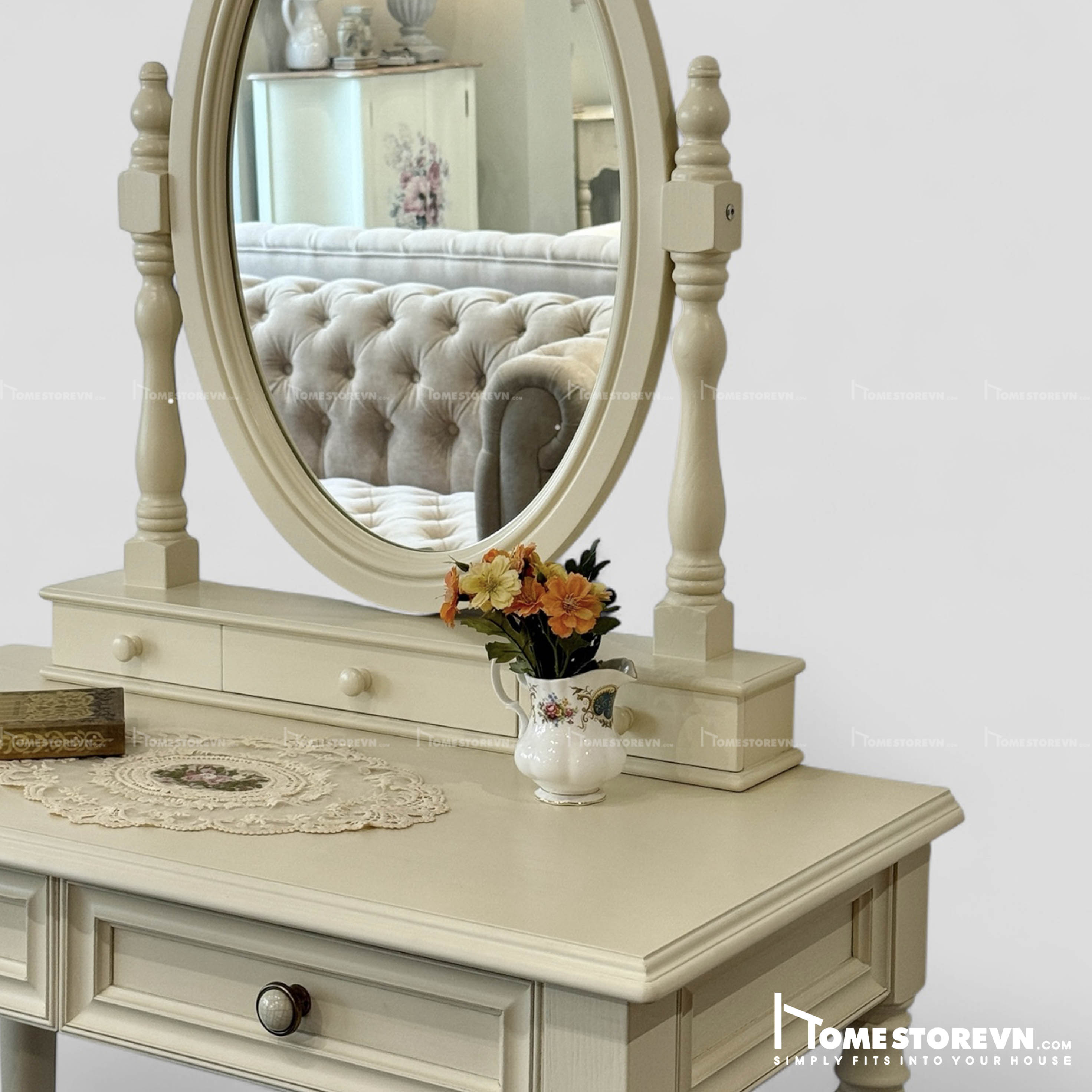 Bàn trang điểm có gương vintage  kem con tiện - BTR17