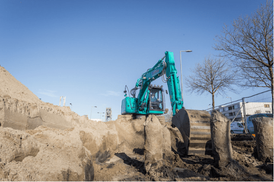 may-xuc-dao-mini-kobelco-sk140srlc-5