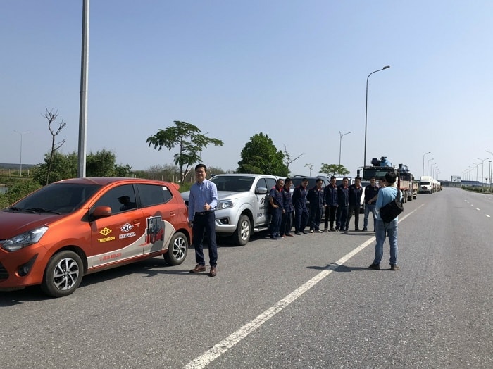 Dịch Vụ Cho Thuê Xe Nâng 15 tấn Tại Hùng Cường Move