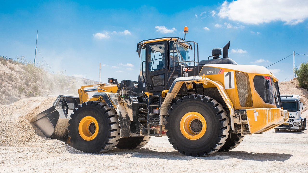 877h