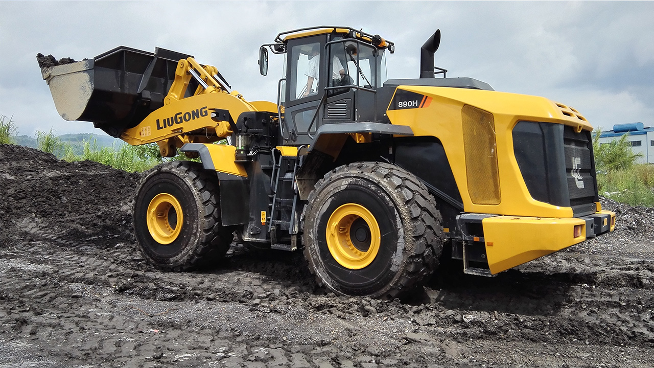 890h