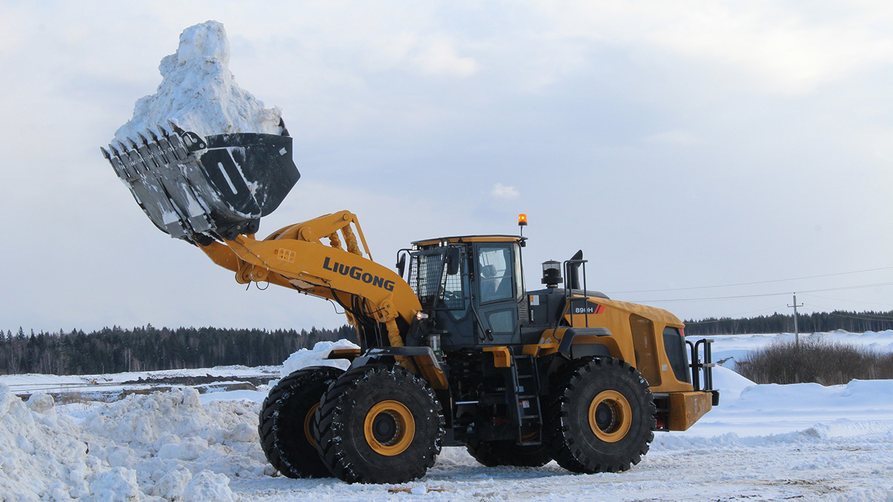 890h