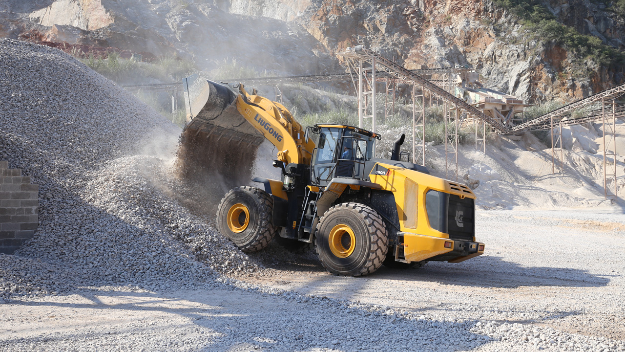 890h