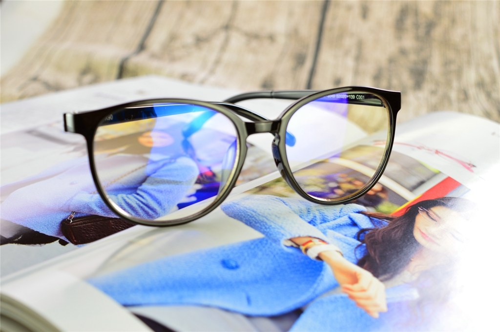Mắt Kính Chống Ánh Sáng Xanh (Blue Light Glasses)