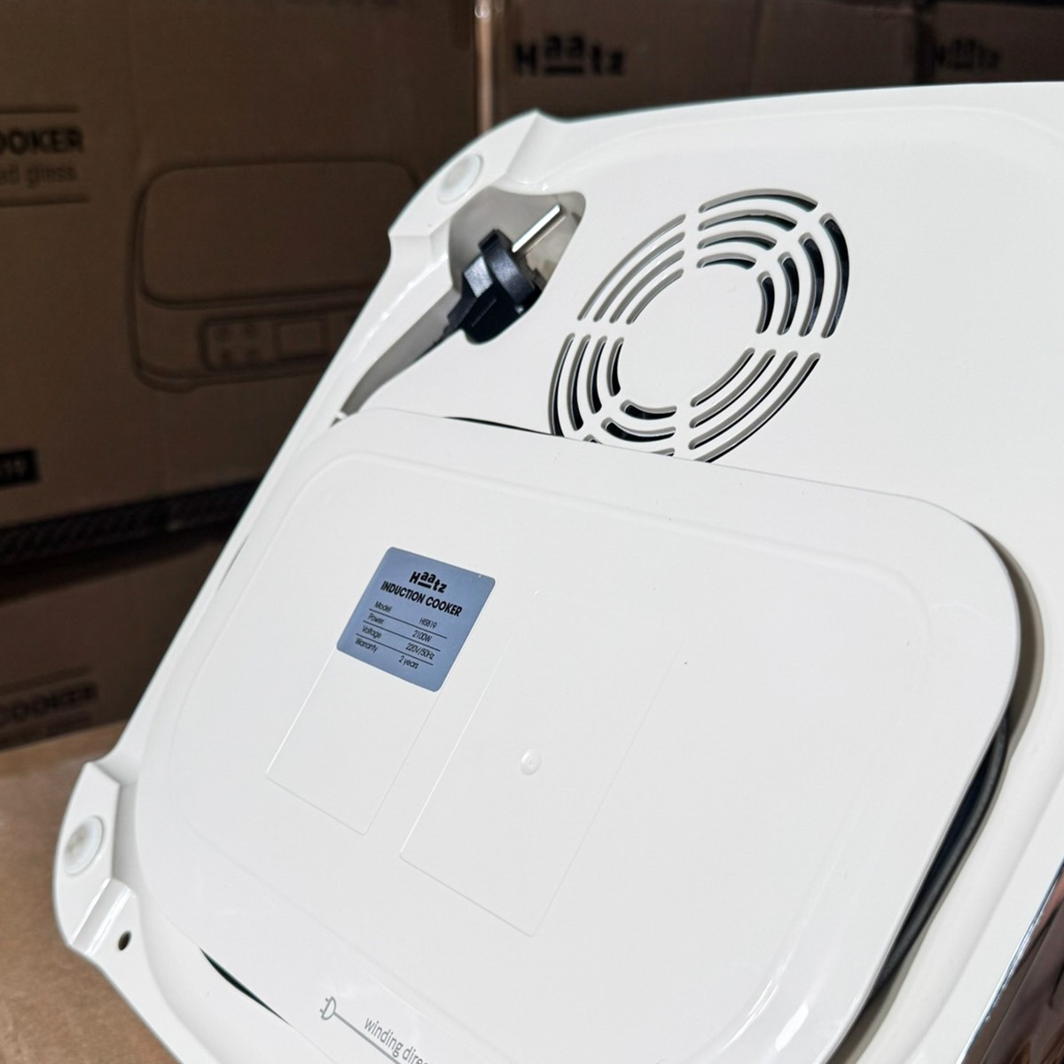 Bếp từ đơn HAATZ công suất 2100W nhỏ gọn thời trang