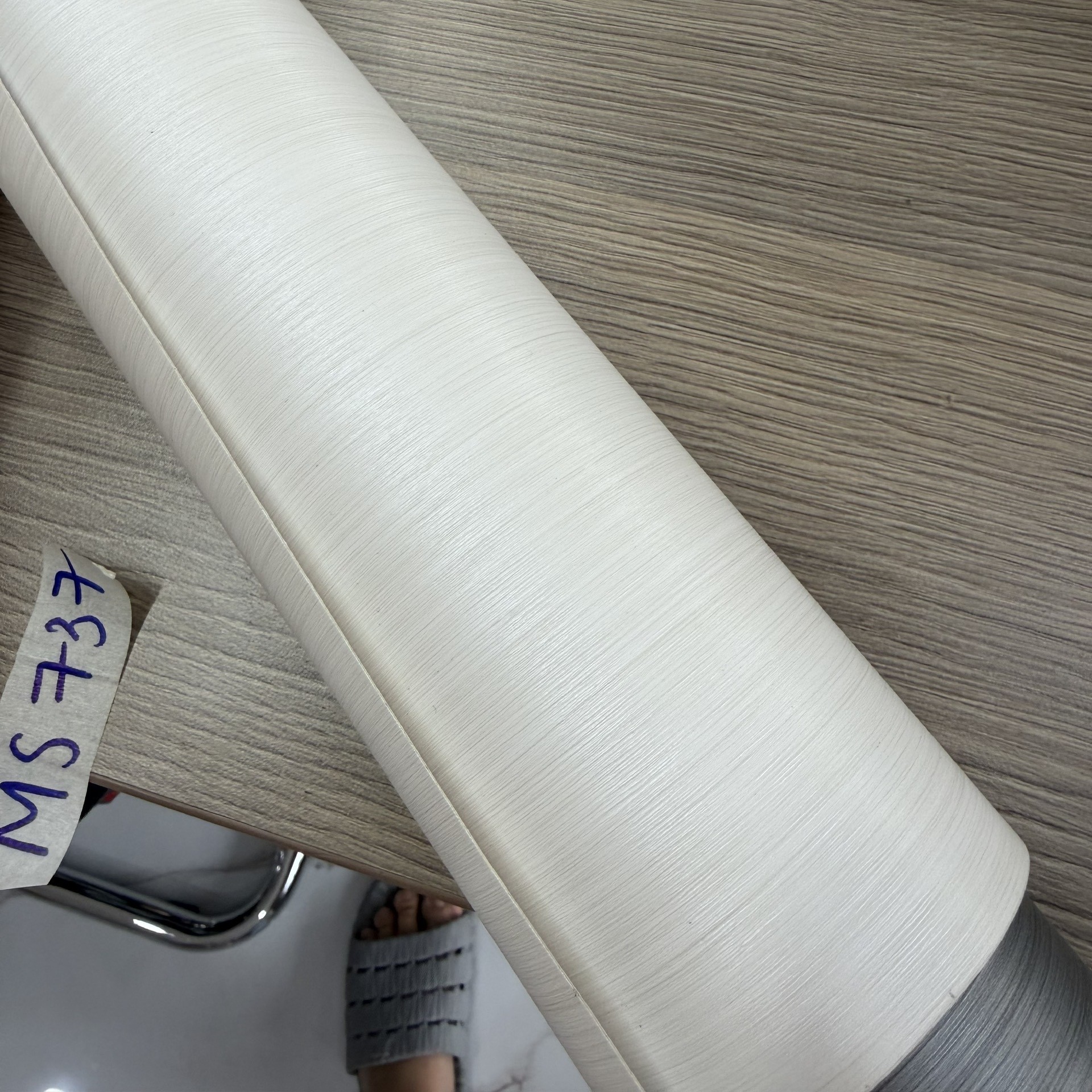 Film nội thất Infeel MS734 vân kim loại màu kem