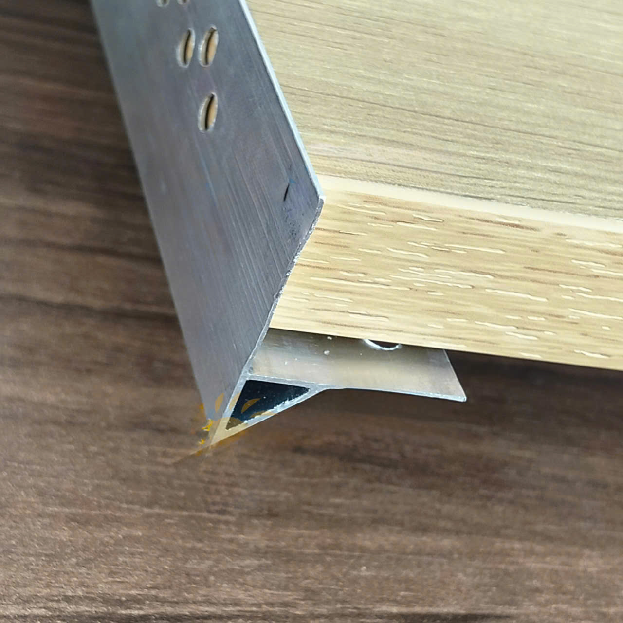 Nẹp nhôm ngắt nước