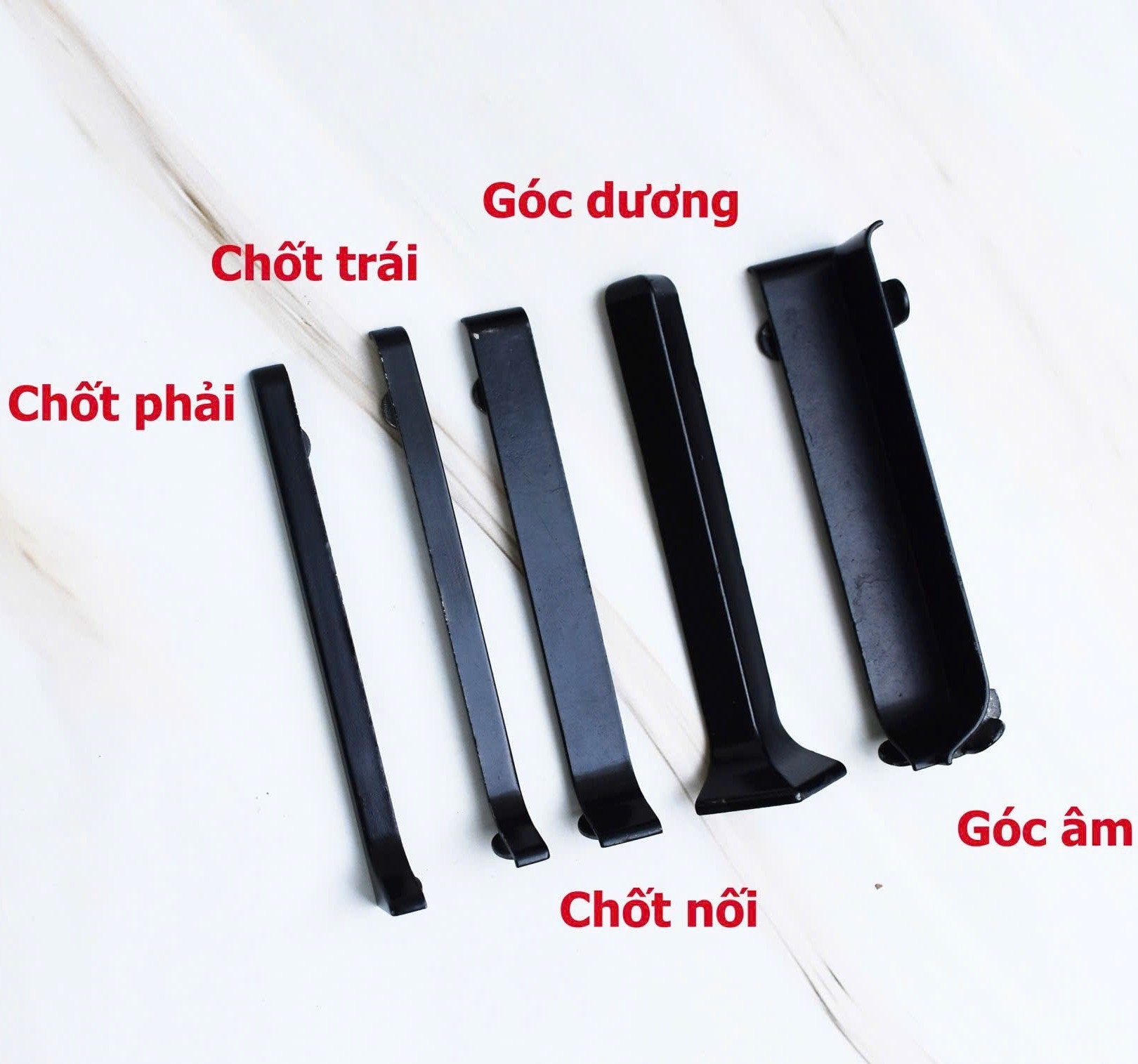 Len tường nhôm cao 60 màu vàng sáng