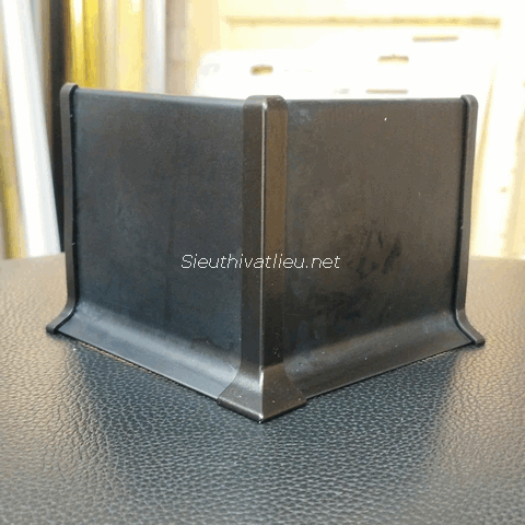 Len tường nhôm cao 60 màu đen mờ