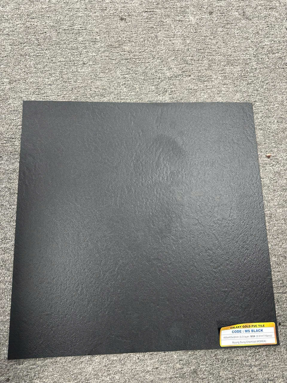 Sàn nhựa dán keo màu đen tuyền Galaxy Gold MSS BLACK