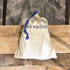 Tầm quan trọng của Dustbag trong giày hiệu luxury