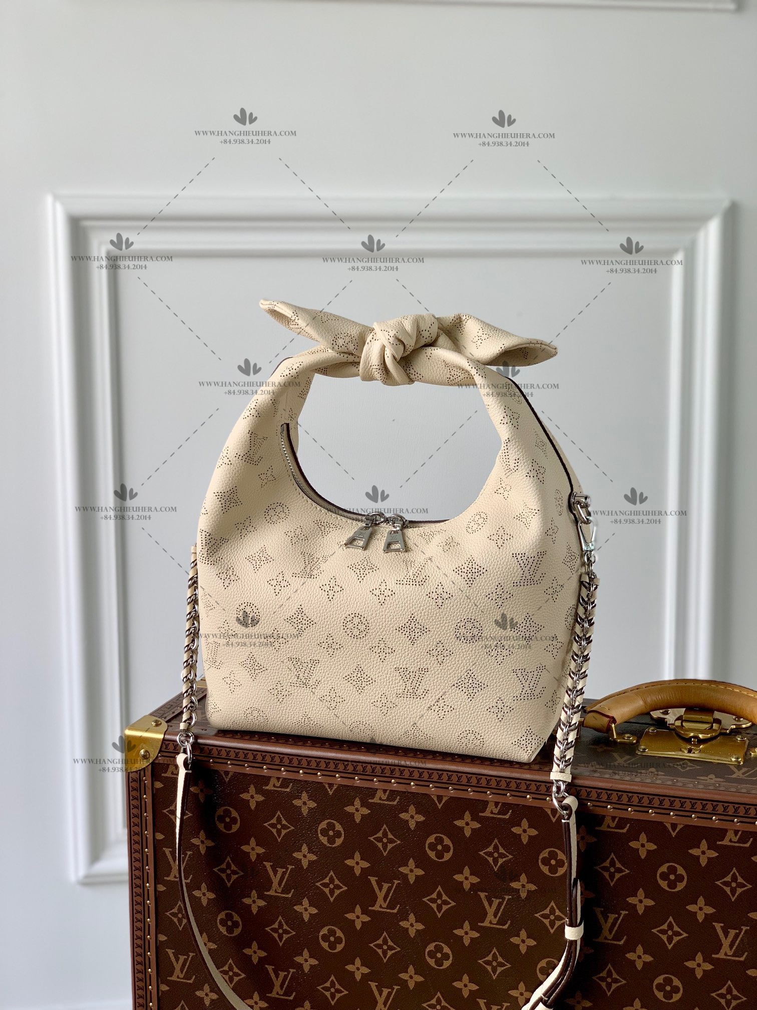 Bag > Louis Vuitton Why Knot PM