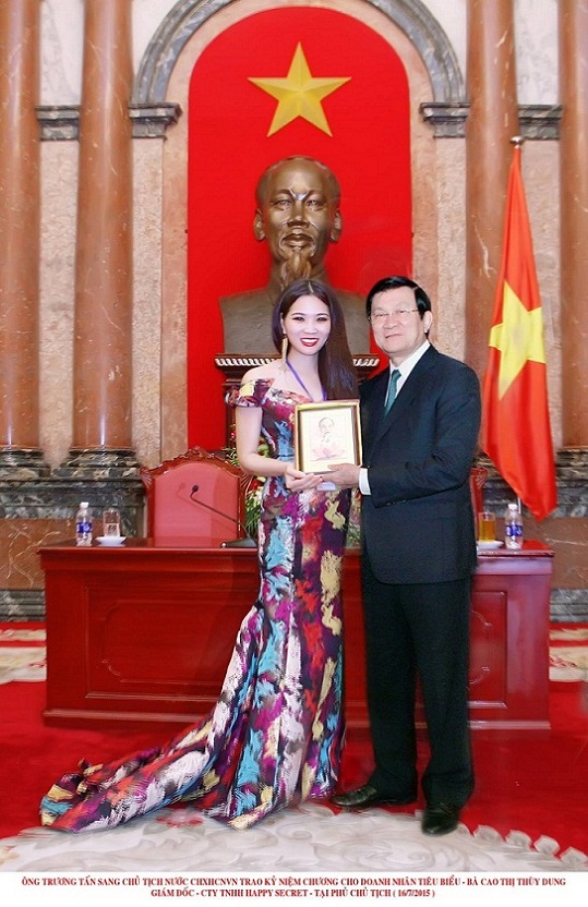 TEM CHỐNG GIẢ CÔNG NGHỆ SMS TÍCH HỢP NƯỚC – “VŨ KHÍ” CHỐNG GIẢ MỚI CỦA TOP WHITE