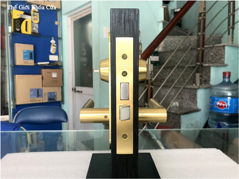 KHÓA CỬA NHẬP KHẨU NHẬT BẢN MIWA - U9LA66 YB 5 KHÓA CỬA NHẬP KHẨU NHẬT BẢN MIWA - U9LA66 YB