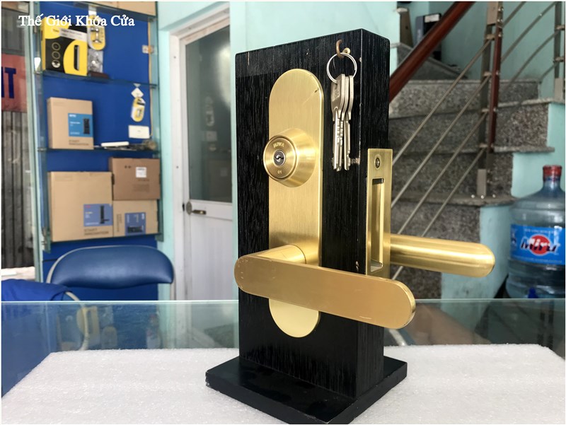 KHÓA CỬA NHẬP KHẨU NHẬT BẢN MIWA - U9LA66 YB 9 KHÓA CỬA NHẬP KHẨU NHẬT BẢN MIWA - U9LA66 YB