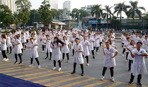 Y BÁC SĨ BỆNH VIỆN K NHẢY FLASHMOB PHÁT ĐỘNG CHIẾN DỊCH VỆ SINH TAY