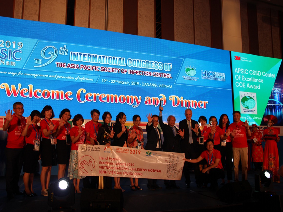 VIỆT NAM LẦN ĐẦU ĐẠT GIẢI VỀ CÔNG TÁC KIỂM SOÁT NHIỄM KHUẨN