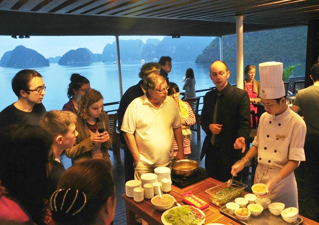 VIET BEAUTY CRUISE HALONG 3 DAYS 2 NIGHTS