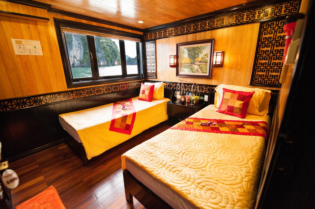 VIET BEAUTY CRUISE HALONG 3 DAYS 2 NIGHTS