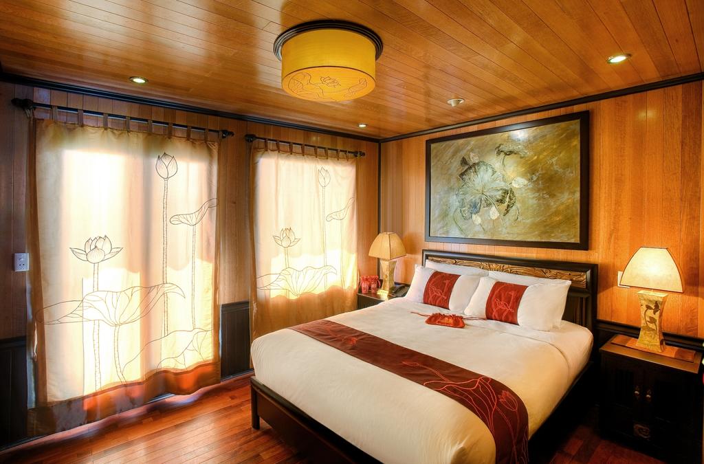 INDOCHINA SAILS HALONG 3 DAYS - 2 NIGHT