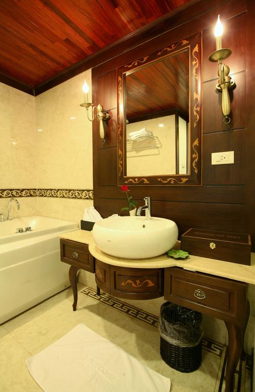 INDOCHINA SAILS HALONG 3 DAYS - 2 NIGHT