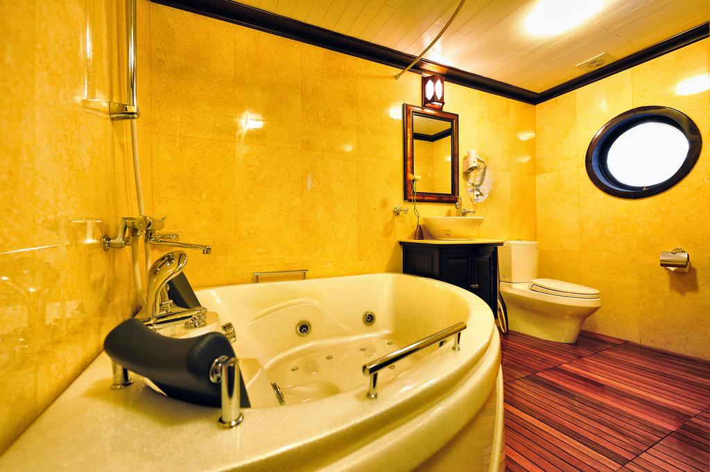 GRAYLINE CRUISE HALONG 3 DAYS - 2 NIGHTS